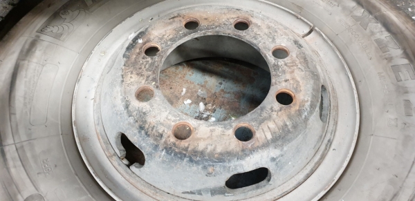 กะทะล้อพร้อมยางสภาพ 90\% มี 4 เส้น