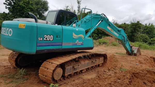 ขายและให้เช่า KOBELCO SK-200 Mark 6 YN-10 สภาพเดิมๆ ไมค์ 12000 ช.ม รถพร้อมใช้งาน สนใจติดต่อ 081-9652321