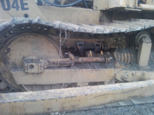 ขายด่วน รถแทรกเตอร์ CATERPILLAR D4E ราคา 350000 ต่อรองได้อีกถ้าสนใจ