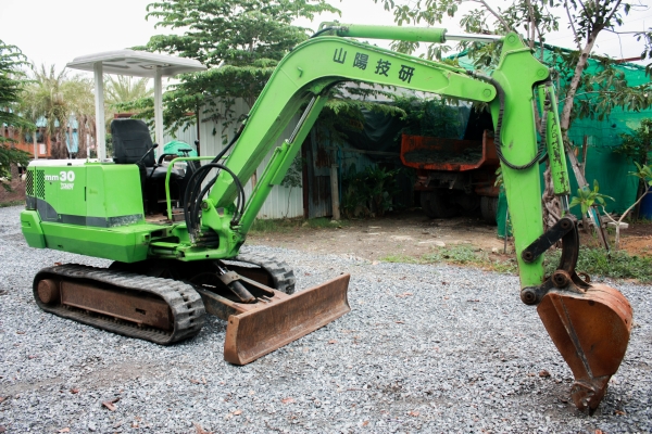 ขายรถแม็กโคร พร้อมใช้งาน สนใจติดต่อ 086-324-1992