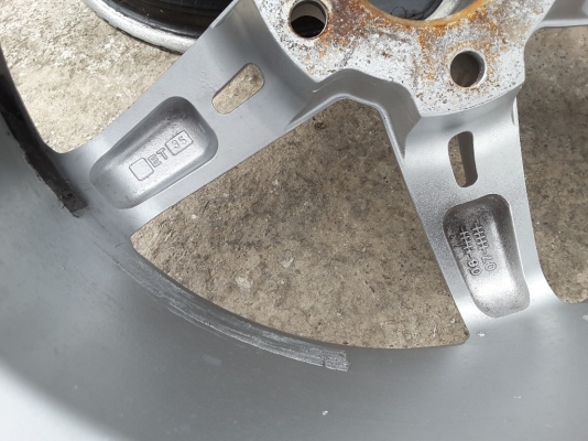 ขายเเล้วครับ ขอบคุณมากครับ