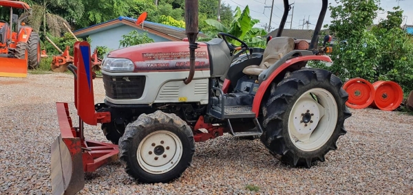 ขายรถไถ YANMAR EF352T พร้อมดันหน้า+ผาน5 ทะเบียนพร้อมโอน ราคา 165,000 สามย่านแทรคเตอร์ อ.แกลง ระยอง  โทร/ไลน์ 0897489639 ,0899347475