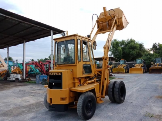 ขาย KOMATSU SD23-3 นำเข้าจากญี่ปุ่น โทร.090-986-2521 อ๊อบ