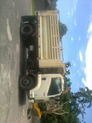 ISUZU 210 Hp ปลายปี 54 ดัมพ์สามมิตร ไมล์ 70000 กว่าโล (ทีมงานรถคุณภาพ) ISUZU 210 Hp ปลายปี 54 ดัมพ์สามมิตร ไมล์ 70000 กว่าโล (ทีมงานรถคุณภาพ)