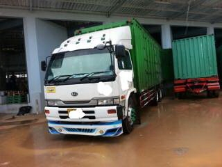 ขายรถบรรทุก10ล้อ1เพลาตู้6บานยาว7.50เมตร NISSUN 260 แรง ปี51รถไม่มีชนครับ