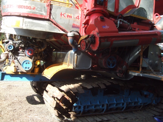 ขายรถเกียวข้าว ศักดิ์พัฒนาเป็นอุ่มแล้ว เครื่องยนต์ 195 เทอร์โบ ใช้งานได้เลย  ราคา450000บาท