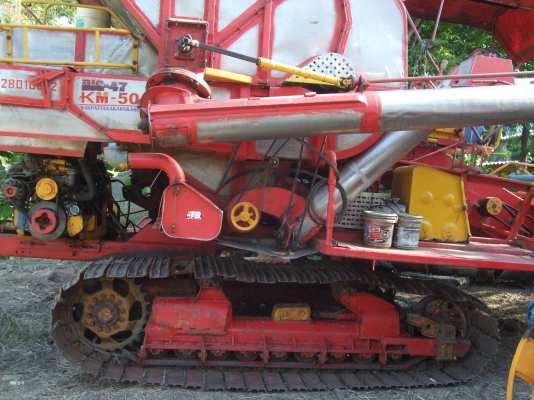 ขายรถเกียวข้าว ศักดิ์พัฒนาเป็นอุ่มแล้ว เครื่องยนต์ 210 เทอร์โบ 6HH ใช้งานได้เลย  ราคา 650000 บาท