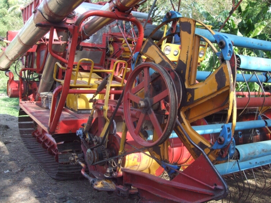 ขายรถเกียวข้าว ศักดิ์พัฒนาเป็นอุ่มแล้ว เครื่องยนต์ 210 เทอร์โบ 6HH ใช้งานได้เลย  ราคา 650000 บาท