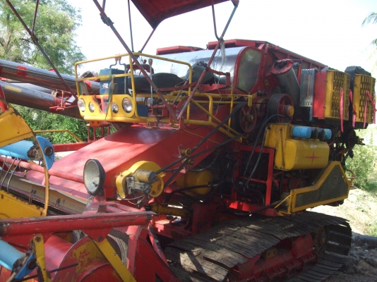 ขายรถเกียวข้าว ศักดิ์พัฒนาเป็นอุ่มแล้ว เครื่องยนต์ 210 เทอร์โบ 6HH ใช้งานได้เลย  ราคา 650000 บาท