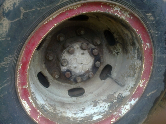 คันนี้เก็บสีหน่อยก็สวย รถได้เดิมๆISUZU สิบล้อเพลาเดียว 165แรง คันนี้เก็บสีหน่อยก็สวย รถได้เดิมๆISUZU สิบล้อเพลาเดียว 165แรง