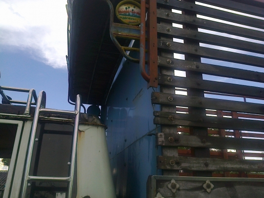 คันนี้เก็บสีหน่อยก็สวย รถได้เดิมๆISUZU สิบล้อเพลาเดียว 165แรง คันนี้เก็บสีหน่อยก็สวย รถได้เดิมๆISUZU สิบล้อเพลาเดียว 165แรง