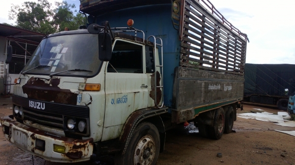 คันนี้เก็บสีหน่อยก็สวย รถได้เดิมๆISUZU สิบล้อเพลาเดียว 165แรง คันนี้เก็บสีหน่อยก็สวย รถได้เดิมๆISUZU สิบล้อเพลาเดียว 165แรง