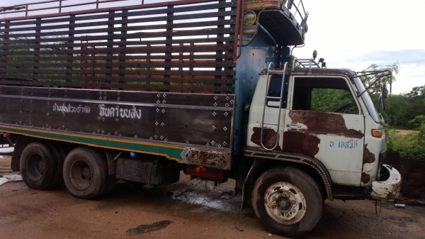 คันนี้เก็บสีหน่อยก็สวย รถได้เดิมๆISUZU สิบล้อเพลาเดียว 165แรง คันนี้เก็บสีหน่อยก็สวย รถได้เดิมๆISUZU สิบล้อเพลาเดียว 165แรง