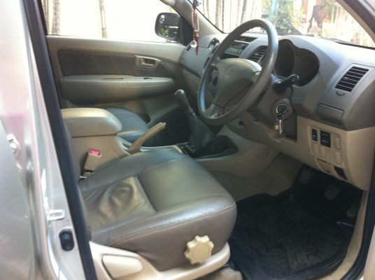 ขายกระบะวีโก้3.0/4wd/4ประตูมือเดียว