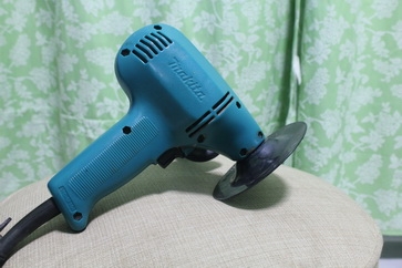 เครื่องขัดกระดาษทรายกลม (6")ยี่ห้อ MAKITA รุ่นGV6000สภาพดีพร้อมใช้ครับ เครื่องขัดกระดาษทรายกลม (6")ยี่ห้อ MAKITA รุ่นGV6000สภาพดีพร้อมใช้ครับ