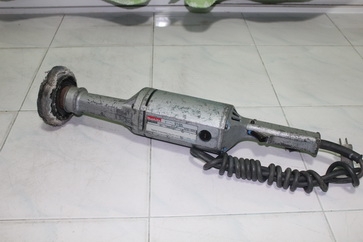 เครื่องเจียร์คอตรงยี่ห้อ makita รุ่น9105ขนาด 5นิ้ว สภาพดีพร้อมใช้งานครับ