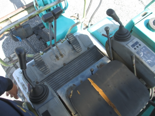 KOBELCO SK030-2   Coupe  เก่านอก เอวแน่น ปั็มแรง สภาพพร้อมใช้ สุดๆเอาไปแบ่งกันใช้ได้เลยครับ   น้องร็อค จัดหั้ย สนใจโทร สอบถามได้ 081-8535656