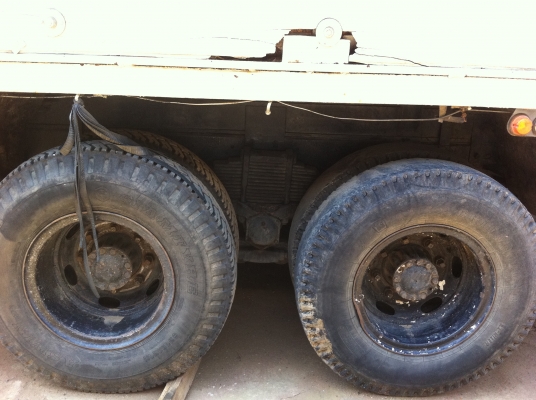 ขายรถบรรทุก 10 ล้อ ISUZU JCM 2 เพลา สภาพรถพร้อมใช้ ยางดี 10 เส้น คัสซีสวย ทะเบียนภาษีเต็ม พร้อมโอน ราคาต่อรอง เครื่องดีมาก มีสโลย์ พวงมาลัยพาวเวอร์