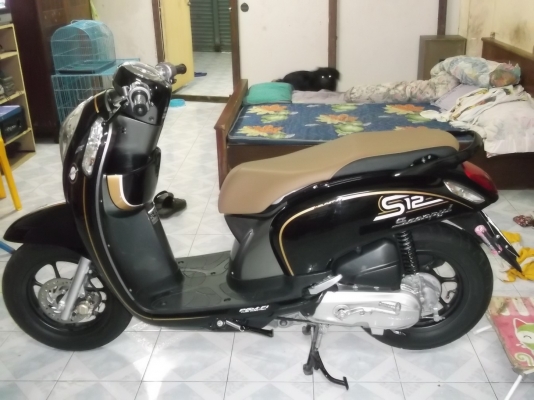 ขาย สกู๊ปปี้ไอตัวล่าสุด สีเทาดำล้อแม็ค สภาพป้ายแดง ราคาถูกๆ