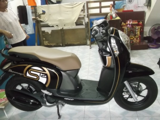 ขาย สกู๊ปปี้ไอตัวล่าสุด สีเทาดำล้อแม็ค สภาพป้ายแดง ราคาถูกๆ