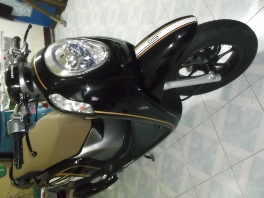 ขาย สกู๊ปปี้ไอตัวล่าสุด สีเทาดำล้อแม็ค สภาพป้ายแดง ราคาถูกๆ