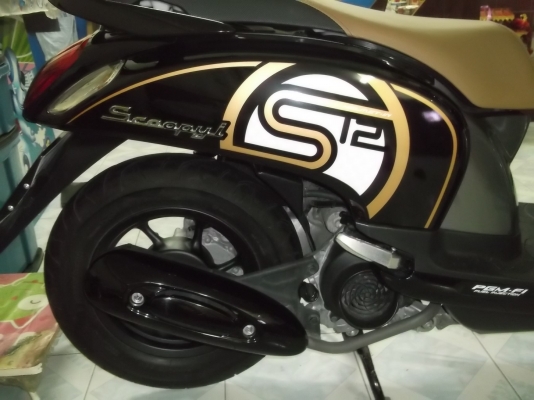 ขาย สกู๊ปปี้ไอตัวล่าสุด สีเทาดำล้อแม็ค สภาพป้ายแดง ราคาถูกๆ