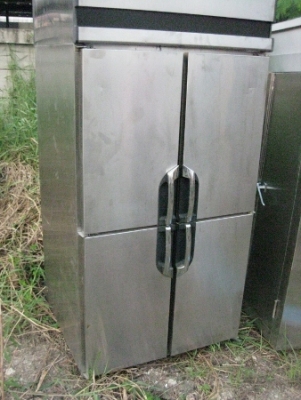 ขาย-ตู้แช่เย็นสแตนเลสแบบยืน 4 ประตู มือสองเก่าจากญี่ปุ่น เพียง 25,000 บาท
