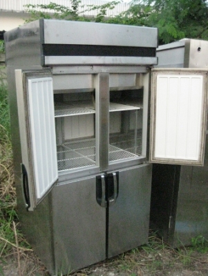 ขาย-ตู้แช่เย็นสแตนเลสแบบยืน 4 ประตู มือสองเก่าจากญี่ปุ่น เพียง 25,000 บาท ขาย-ตู้แช่เย็นสแตนเลสแบบยืน 4 ประตู มือสองเก่าจากญี่ปุ่น เพียง 25,000 บาท
