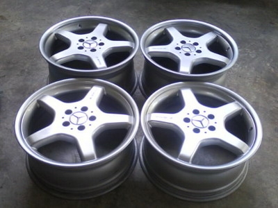 ขายล้อ amg st3 หน้า 8 et30 หลัง 9 et 39 R 18 ขาย 27500 call 0813122649 0875800722