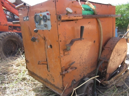 ขาย-เครื่องตัดคอนกรีตขนาดใหญ่ DIAMOND: 20AP เครื่องเบนซิน 3 สูบ เก่าตรงจากญี่ปุ่นแท้ ขาย-เครื่องตัดคอนกรีตขนาดใหญ่ DIAMOND: 20AP เครื่องเบนซิน 3 สูบ เก่าตรงจากญี่ปุ่นแท้