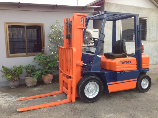 ขายโฟล์คลิฟท์ ยี่ห้อTOYOTA รุ่น 5FD20 เครื่องดีเชล เกียร์ธรรมดา งายาวมาตรฐาน ยางตัน เครื่องยนต์ 1DZ เครื่องตัวใหม่ของ TOYOTA รุ่น5 เครื่องเดิมๆ แน่นมากๆ สตาร์ทติดงาน ไมีมีควัน เครื่องแห้งสนิท ไม่มีรั่วซึม ปั๊มไฮดรอลิค เดิมๆ จากโรงงาน ปั๊มแรงมาก ระบบไฮดรอล