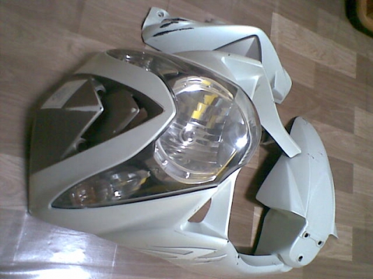 ขายชุุดสี mio 115 ตาโต สีขาว แท้ 4 ชิ้น