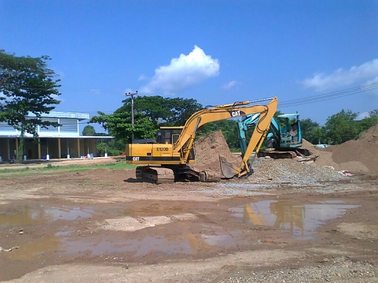 ขายด่วน..รถแบคโฮ CAT E120 B เก๋งสวย ภายในสวย มีแอร์เย็นฉ่ำ รถสวย พร้อมใช้งาน มีใบอินวอยล์.