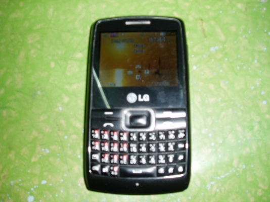 ขายโทรศัพย์ LGรุ่นX330เครื่องศูนย์