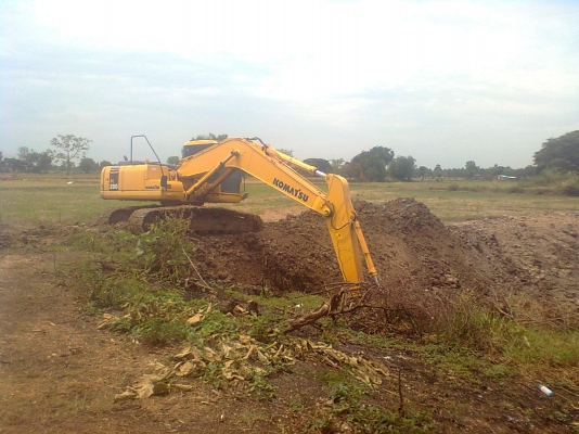 ให้เช่า แบคโฮ hitachi zx 200  komutsu 7 pc200