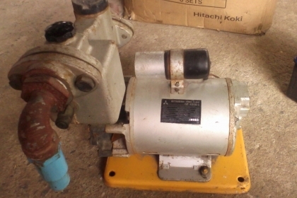 ปั้มทดน้ำเป็นของมิสซูบิชิครับสวยๆครับคุ้มครับราคานี้ครับ