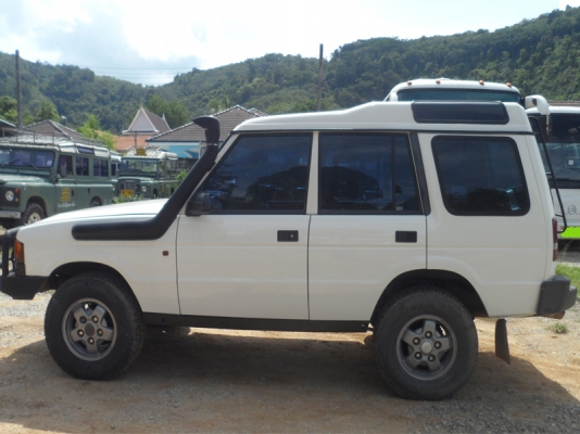 ขายรถยนต์เอนกประสงค์ยี่ห้อ LAND ROVER DISCOVERY