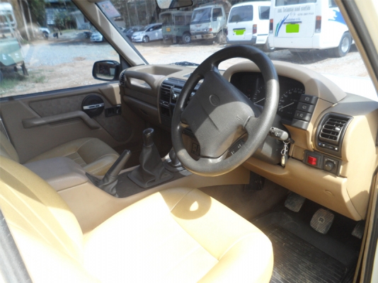 ขายรถยนต์เอนกประสงค์ยี่ห้อ LAND ROVER DISCOVERY