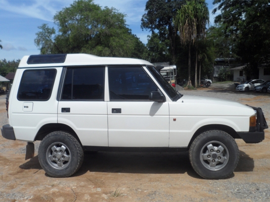 ขายรถยนต์เอนกประสงค์ยี่ห้อ LAND ROVER DISCOVERY