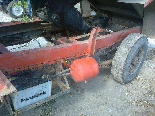 ขายรถบรรทุกอีซูซุ 4 ล้อดั้ม ทะเบียนพร้อม