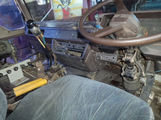 ขายรถ10ล้อ2เพลามิตซูหลงราคาสุดคุ้ม เครื่อง195แรง10เกียร เบรกใหญ่ (หัวคัซซี