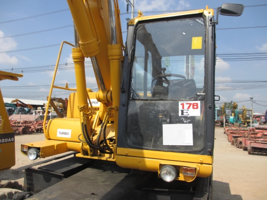KOMATSU PW130-6K  เก่านอก ล้อยาง เอวแน่น ปั็มแรง สภาพพร้อมใช้ สุดๆเอาไปแบ่งกันใช้ได้เลยครับ   น้องร็อค จัดหั้ย สนใจโทร สอบถามได้ 081-8535656