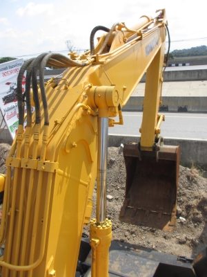 KOMATSU PW130-6K  เก่านอก ล้อยาง เอวแน่น ปั็มแรง สภาพพร้อมใช้ สุดๆเอาไปแบ่งกันใช้ได้เลยครับ   น้องร็อค จัดหั้ย สนใจโทร สอบถามได้ 081-8535656