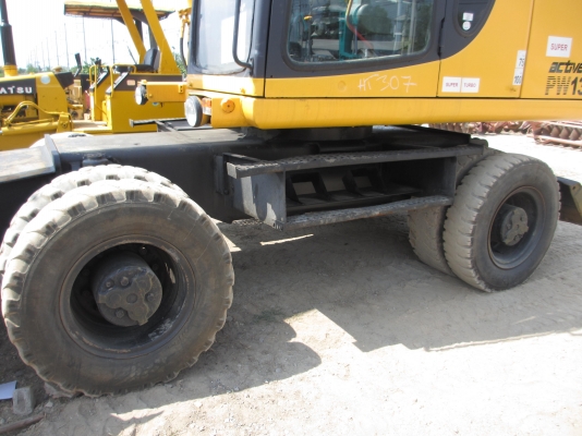 KOMATSU PW130-6K  เก่านอก ล้อยาง เอวแน่น ปั็มแรง สภาพพร้อมใช้ สุดๆเอาไปแบ่งกันใช้ได้เลยครับ   น้องร็อค จัดหั้ย สนใจโทร สอบถามได้ 081-8535656