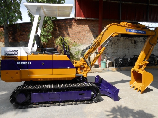 ขายรถขุด KOMUTSU PC 20-6 รถเก่านอกปรับสภาพแล้วพร้อมใช้งาน
