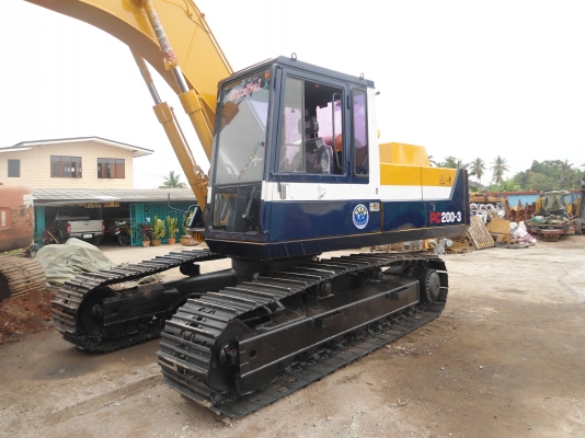 ขายรถแมคโครPC200-3 สภาพพร้อมใช้ สนใจติดต่อ บอย 085-156-2314