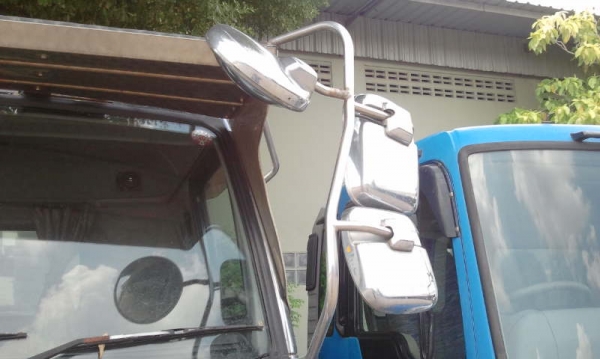 หัวเก๋ง 10 ล้อ UD(NISSAN) ตาเพชร