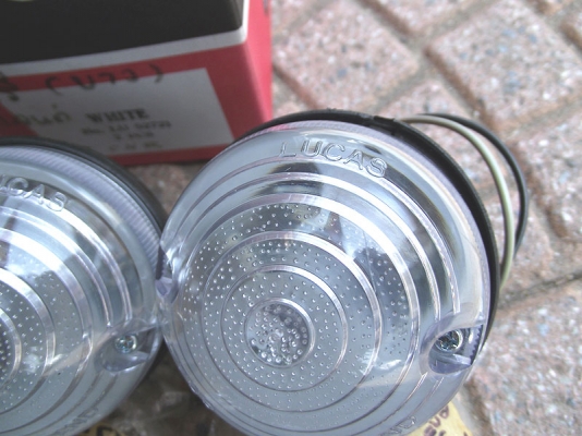 ขายไฟหรี่LUCAS ใสทรงกลมใส่รถ land rover fordหรือใส่รถอังกฤษรุ่นอื่นๆ สภาพใหม่สวยมีรูปครับ