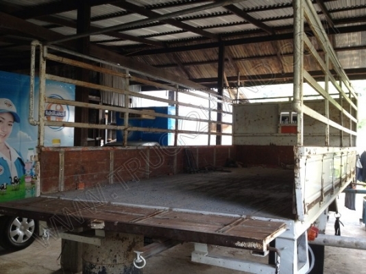 กระบะคาร์โก้รถอีโน่บรรทุก 6 ล้อ