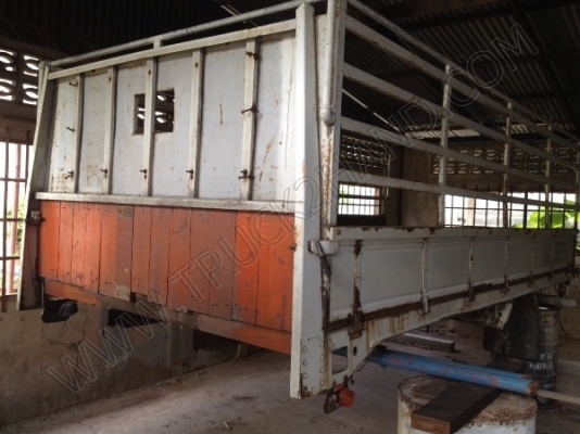 กระบะคาร์โก้รถอีโน่บรรทุก 6 ล้อ